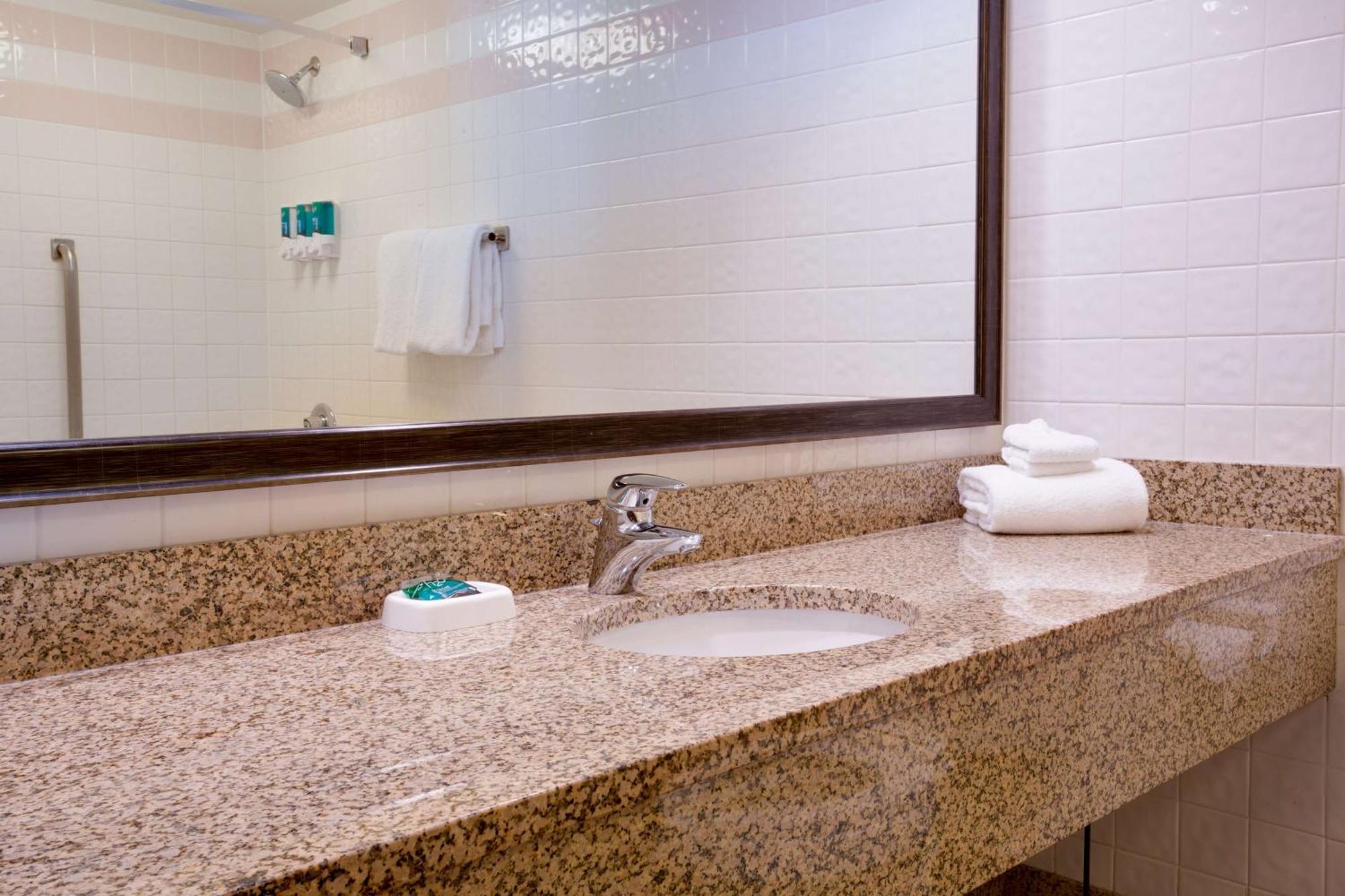 Pear Tree Inn St Louis Convention Center Saint Louis Bagian luar foto